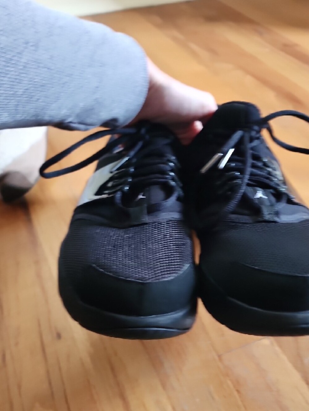 Jordan Black Low-Top Men's Sneakers - Picture 8 of 8